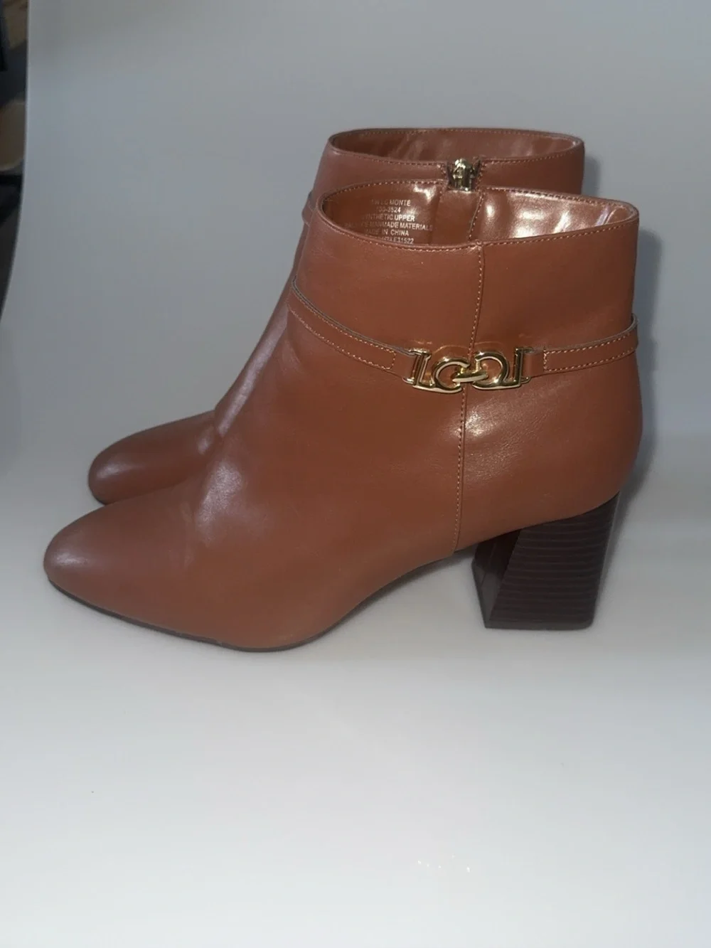 Liz Claiborne Women's Tan Leather Ankle Boots with Gold Detail - Picture 3 of 8